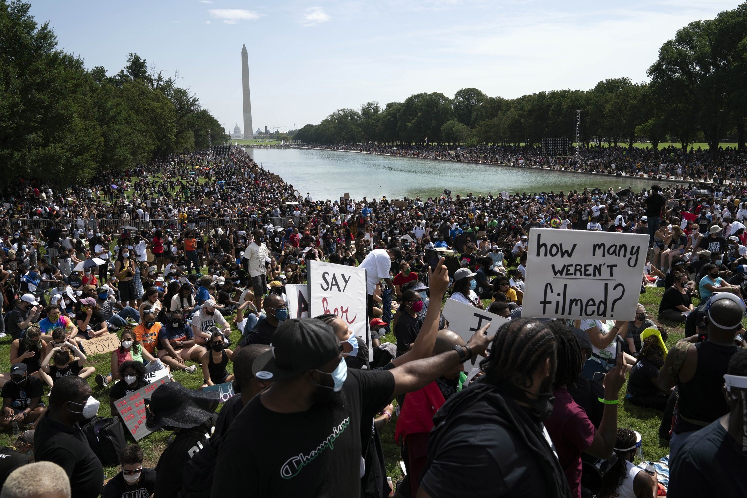 Pictures march. March on Washington. Thousands March in Washington.