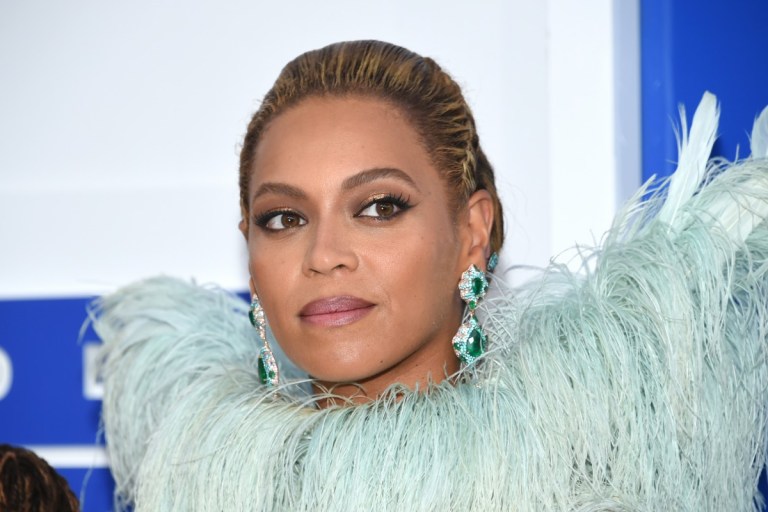 Beyoncé’s ‘Vogue’ Portrait To Be Displayed At Smithsonian National Portrait Gallery