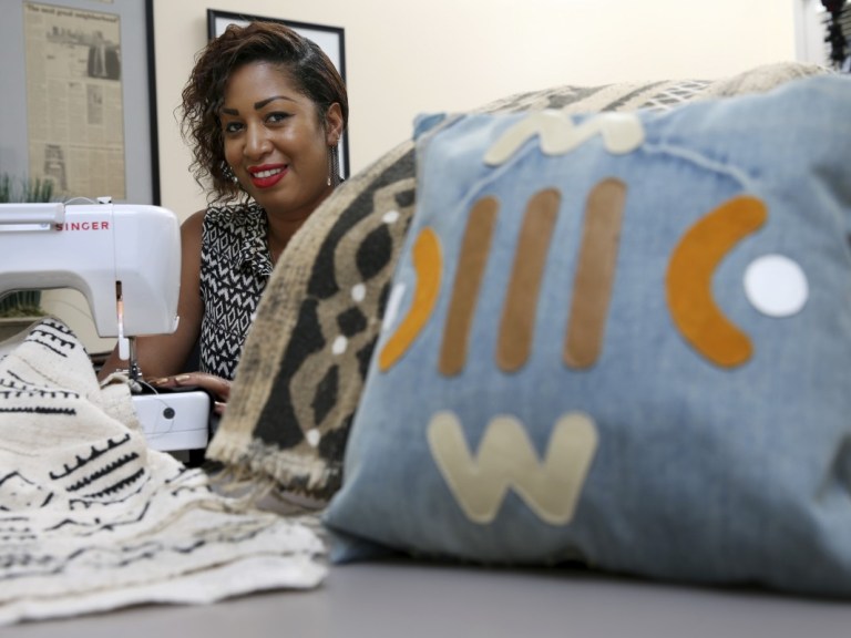 small business_ APImages