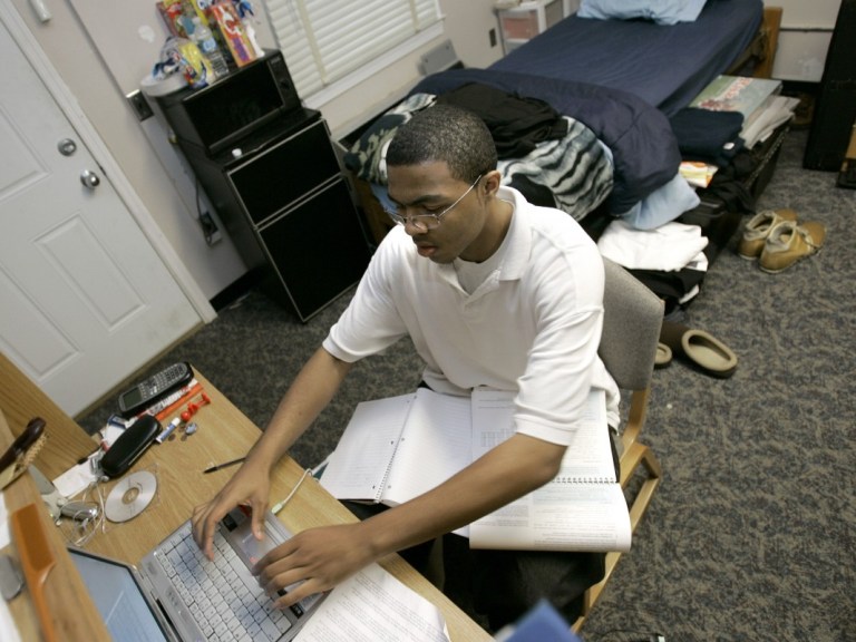 student in college_AP Images