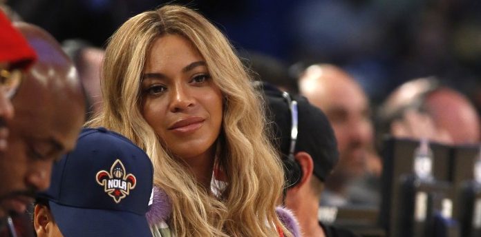 Beyoncé Divides Fans With ‘White Woman’ Movie Premiere Outfit