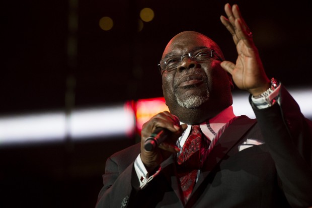 UPDATE: T.D. Jakes Suffers Health Scare During Service