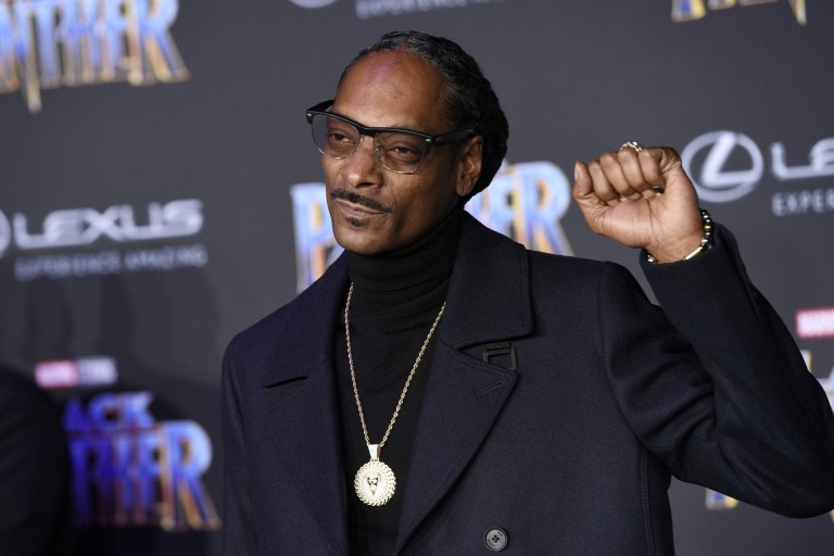 AMPM Entertainment Report: 2/6 – Gayle King Is Catching Smoke From Snoop Dogg
