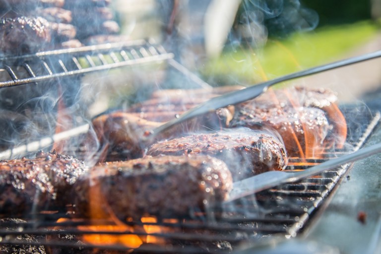 Outdoor Cooking Tips for the Memorial Day Weekend