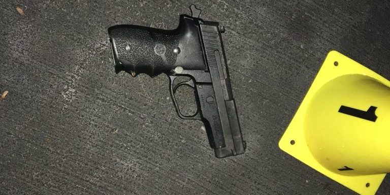 checkersgunDdJq5FtX0AAxysa