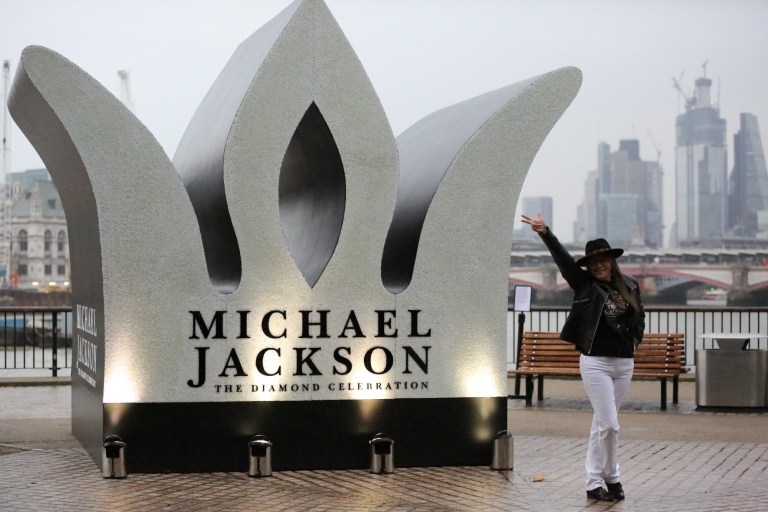 Tributes To Michael Jackson Flow On 10th Death Anniversary