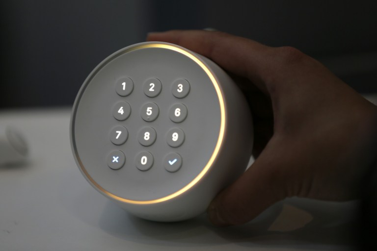 Google’s Nest Hub Has A Microphone It Forgot To Mention