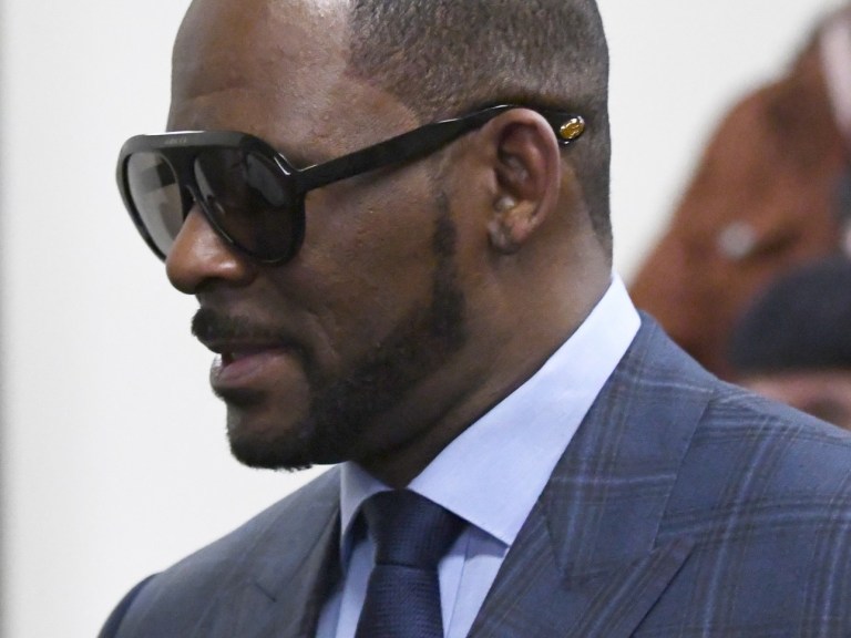 R Kelly_AP Images 5