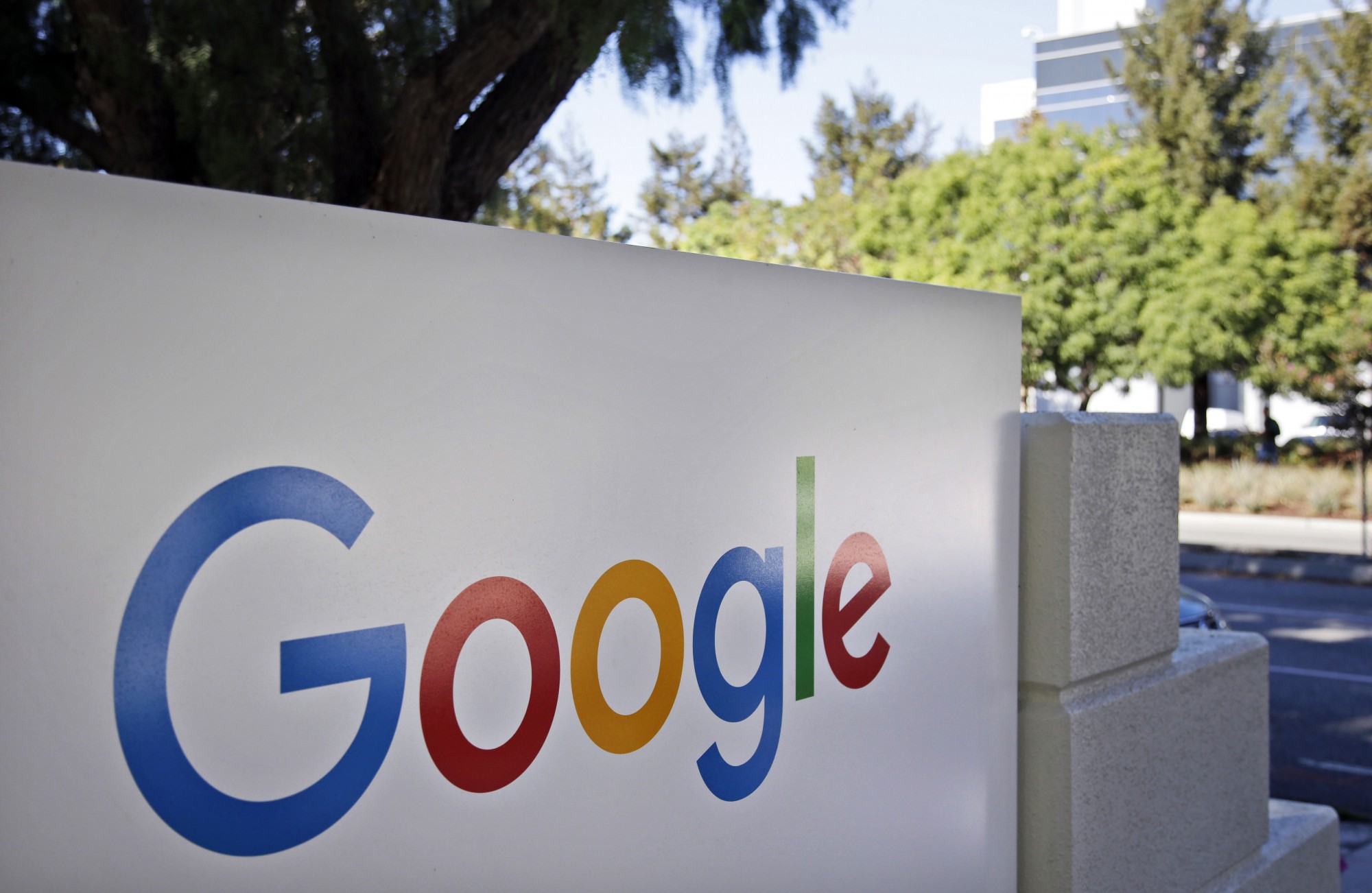 Googlewage Google To Require Benefits, Minimum Wage For Contractors - WHUR 96.3 FM