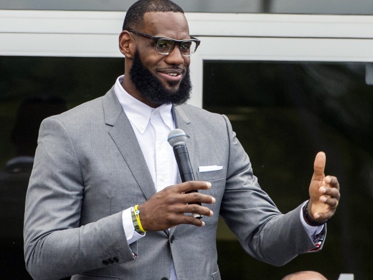 Lebron James I promise school_Ap Images