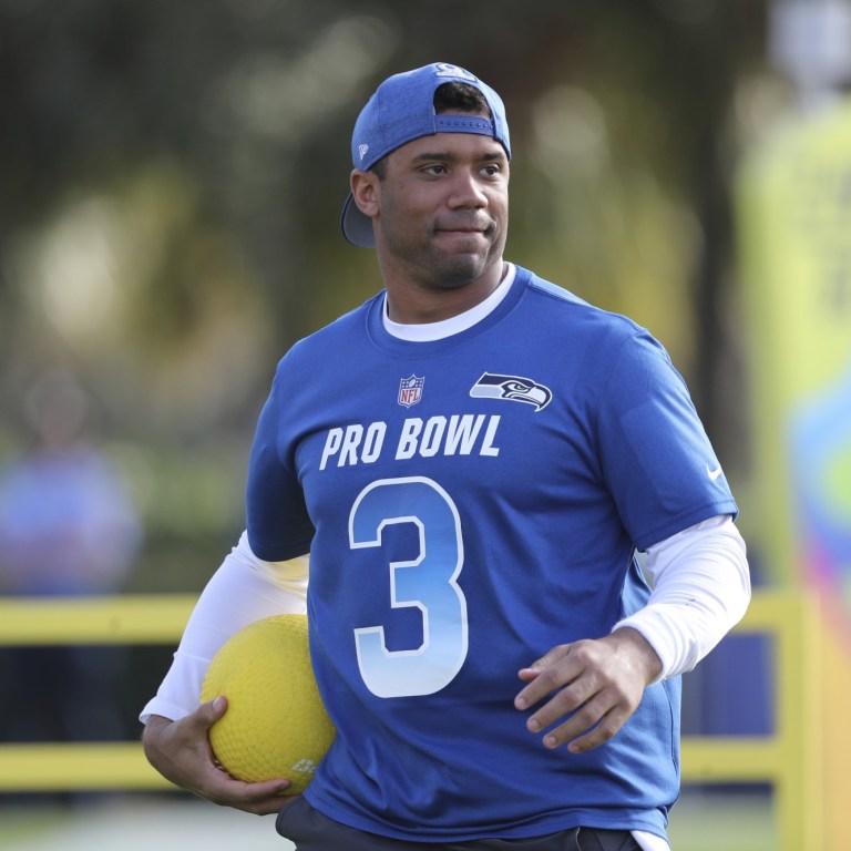 Russell Wilson Gifts Team With Amazon Stock
