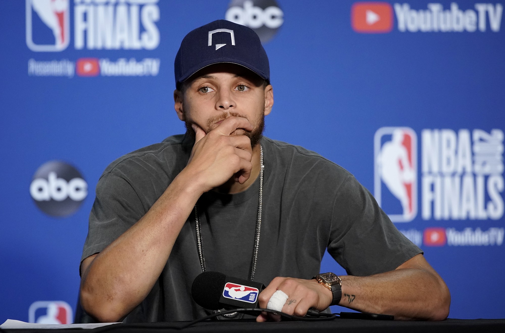Steph Curry Makes Faithful Moves Through Production Company - WHUR 96.3 FM