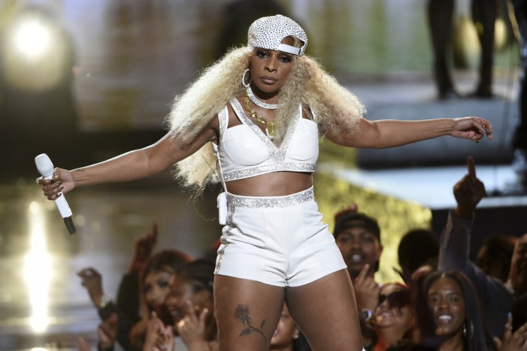 Dre, Snoop, Eminem, Blige, Lamar To Perform At Super Bowl