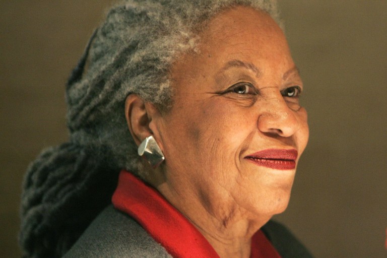 Oprah To Speak At Upcoming Toni Morrison Tribute