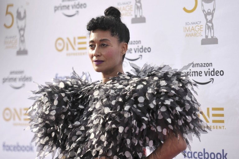 Tracee Ellis Ross Reunites With ‘Girlfriends’ On ‘Black-ish’