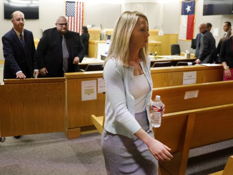 officer Amber Guyger charged Dallas Officer Mistaken Apartment _AP Images 5