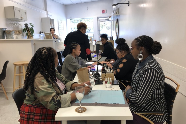 ‘Pay It Forward Thursdays’ Takes Over Nail Bed & Bar Salon