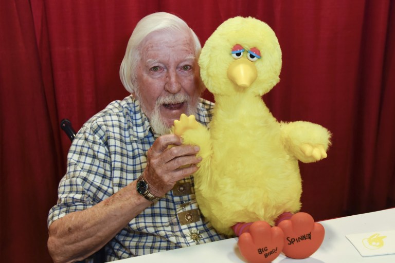 Sesame Street Puppeteer Caroll Spinney Dies At Age 85