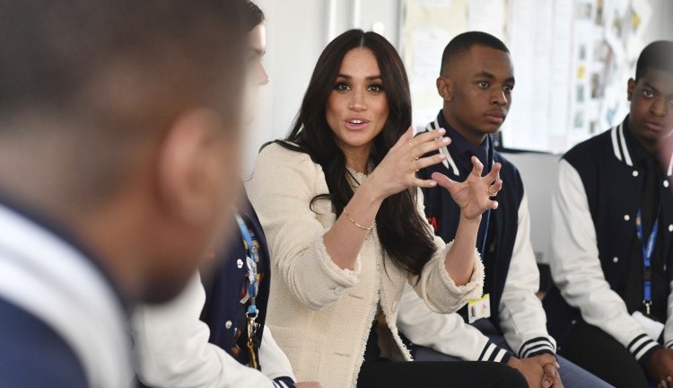 Britain’s Meghan, Duchess of Sussex, speaking to the youth_Ap Images 2