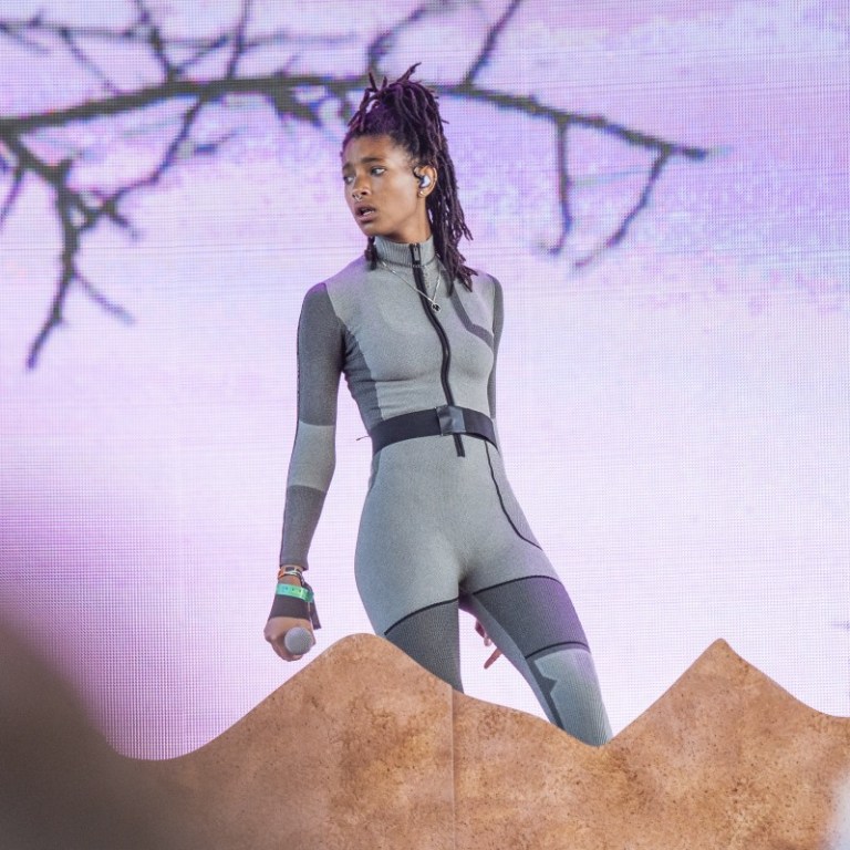 Willow Smith Staying In A Box For 24 Hours