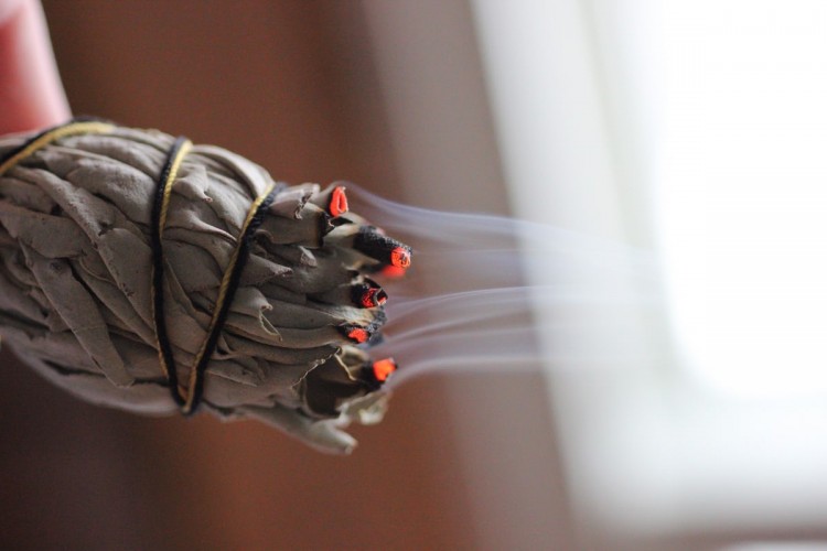 AMPM Entertainment Report: 3/10 – Jamal Bryant Warns Christians Against Burning Sage