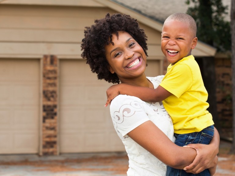 AdobeStock_mom mother grandmother mother’s day