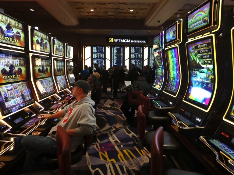 AP_2007174447159mgm slot machines – AP