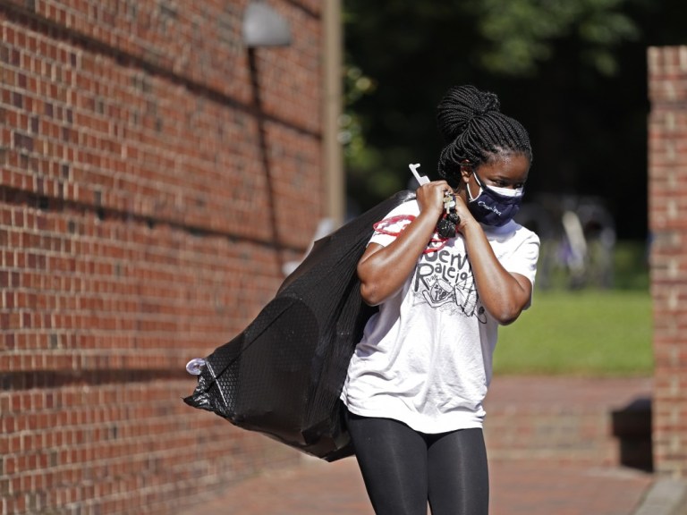 Virus Outbreak Universities_AP Images