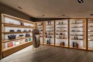 John Legend Chrissy Teigen Beverly Hills home_Anthony Barcelo, Courtesy of Douglas Elliman 4