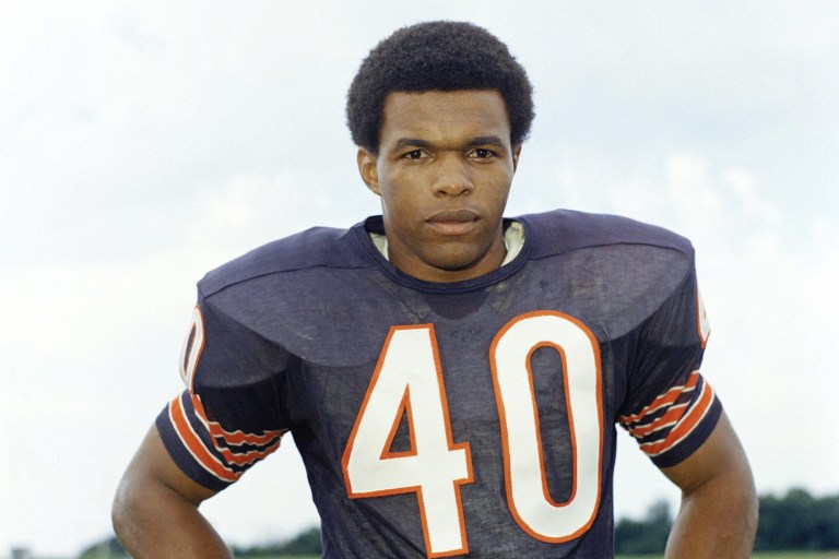 Gale Sayers, Bears Hall Of Fame Running Back, Dies At 77