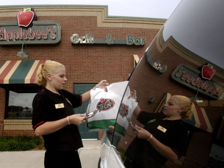 Applebees_AP Images 2