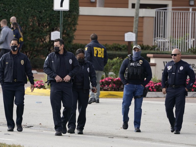 FBI_Shooting_Florida_21033522628253_AP Images 4
