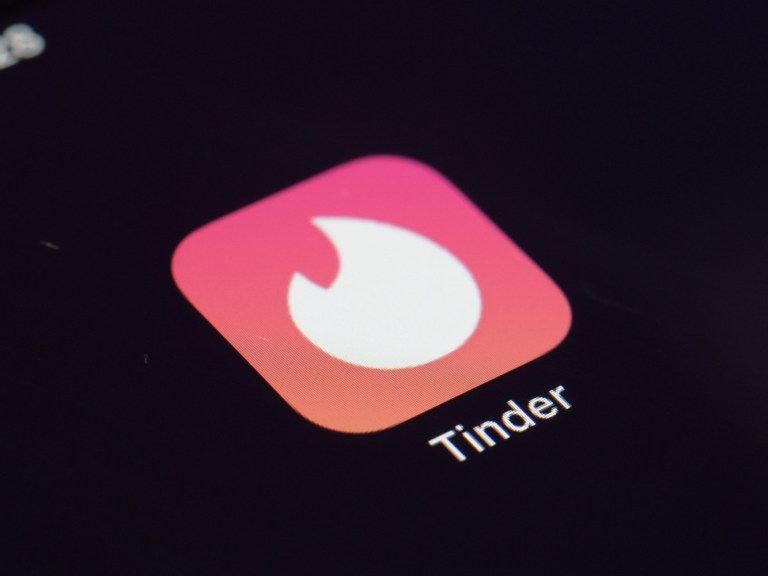 Tinder_app_Ap Images