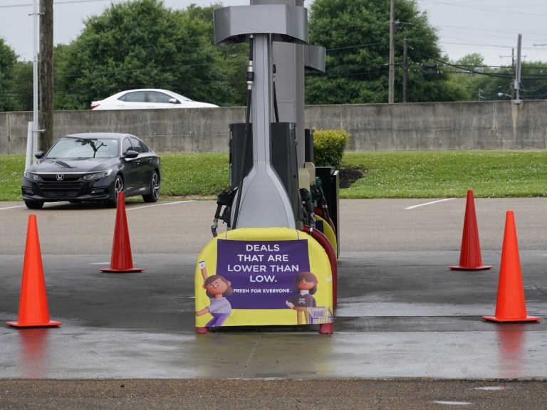 Pipeline_Cybersecurity_Attack_gas crunch_AP Images