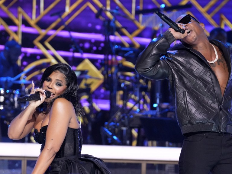 2021_Soul_Train_Awards_Show_Ashanti Ja Rule_AP images