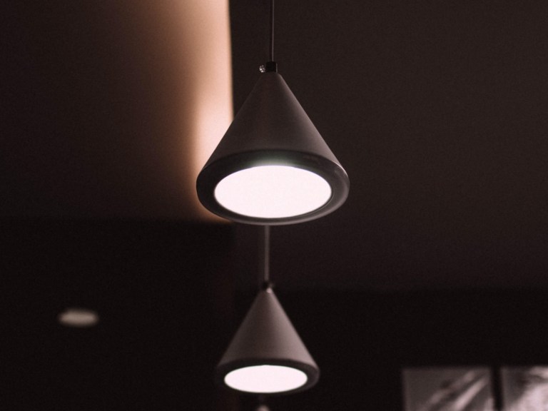 pexels-mwabonje-1634580