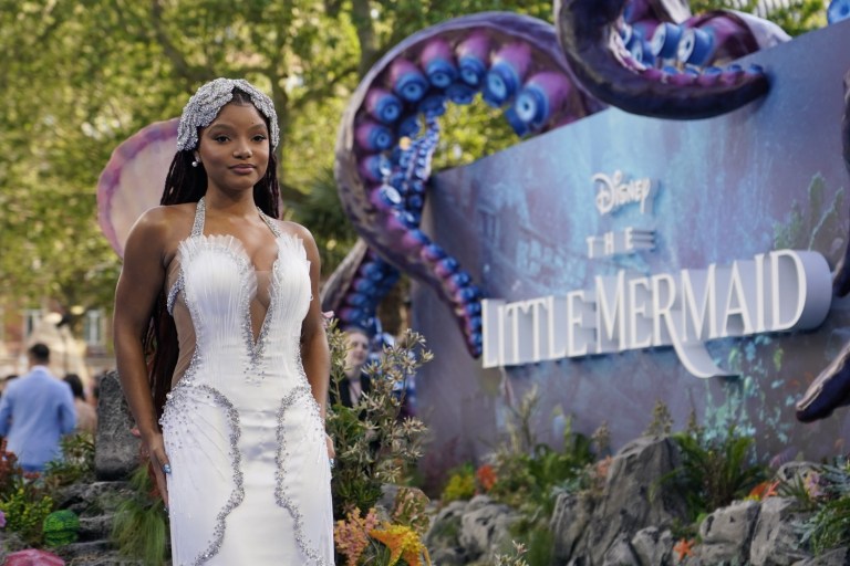 #HalleBailey Tears Up Over Sister Chloe’s Sweet Message About #LittleMermaid Movie
