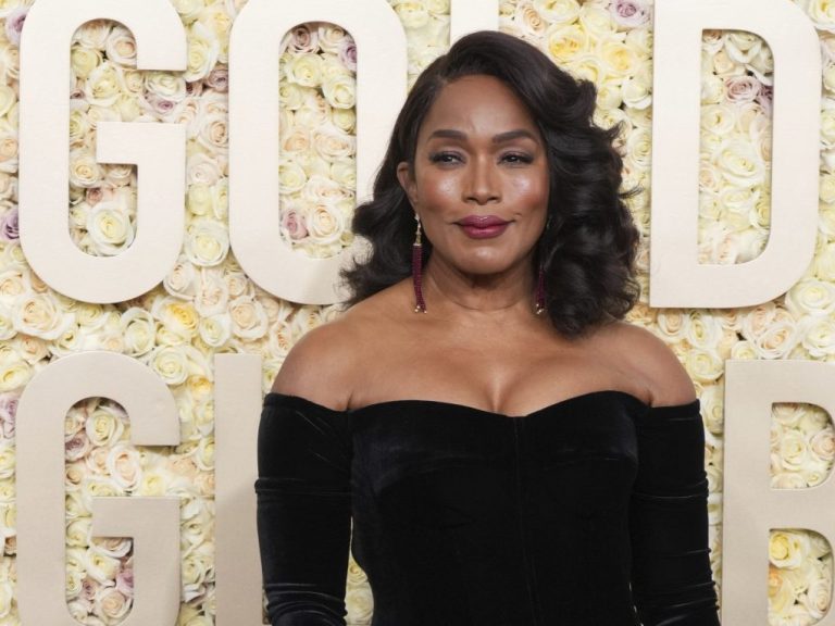 AP Golden Globes 24 Angela Bassett