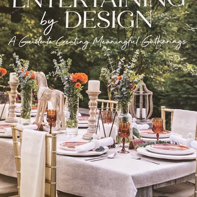 GLAMOROUS HOLIDAY DECORATING AND ENTERTAINING