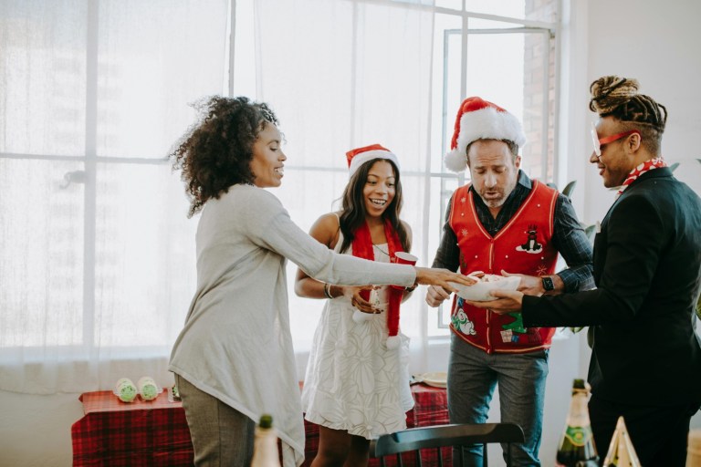 TIPS TO ENJOY THE HOLIDAY OFFICE PARTY AND KEEP YOUR JOB