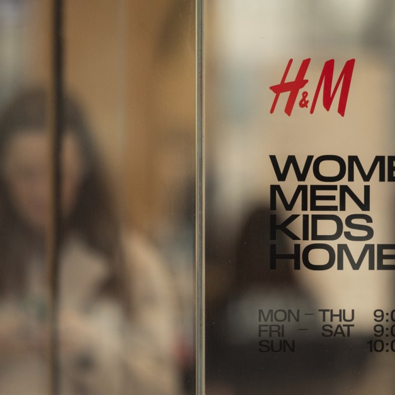{WATCH} H&M Manager Kicks-Out Two Black Young Ladies For No Reason