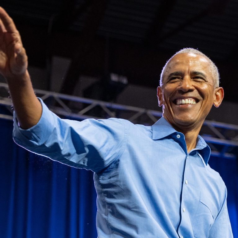 Barack Obama Honors Korean and Vietnam War Veterans on Surprise Honor Flight Visit